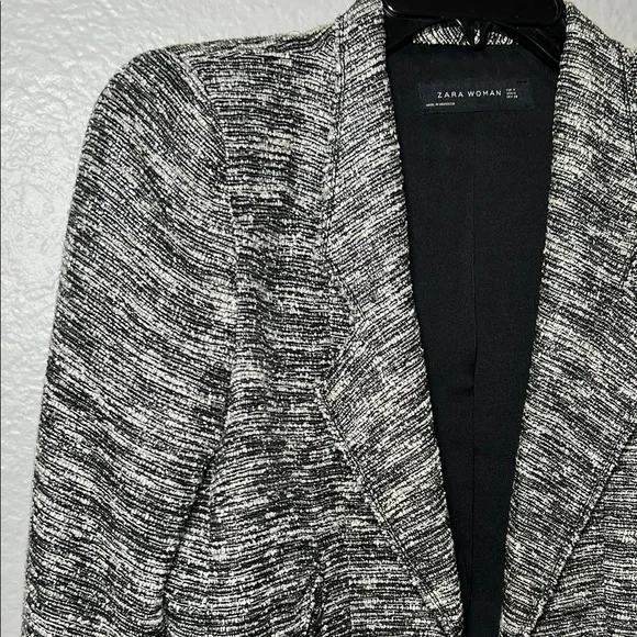 Zara Black and Gray Blazer with Textured Tweed Design - Picture 3 of 8